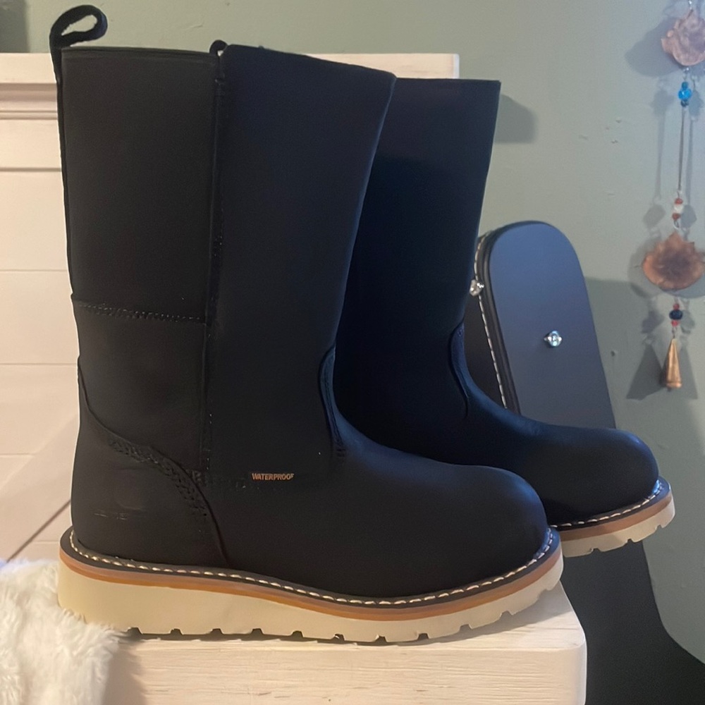 New carhartt boots womens
